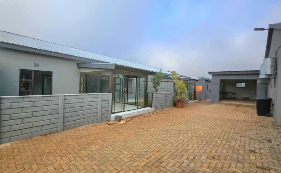 To Let 2 Bedroom Property for Rent in Melodie North West